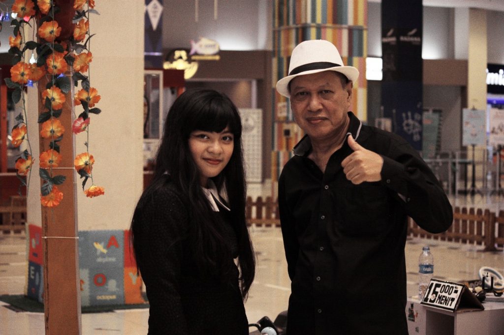 Aina Salsabila bersama pencipta lagu, Dadang S Manaf