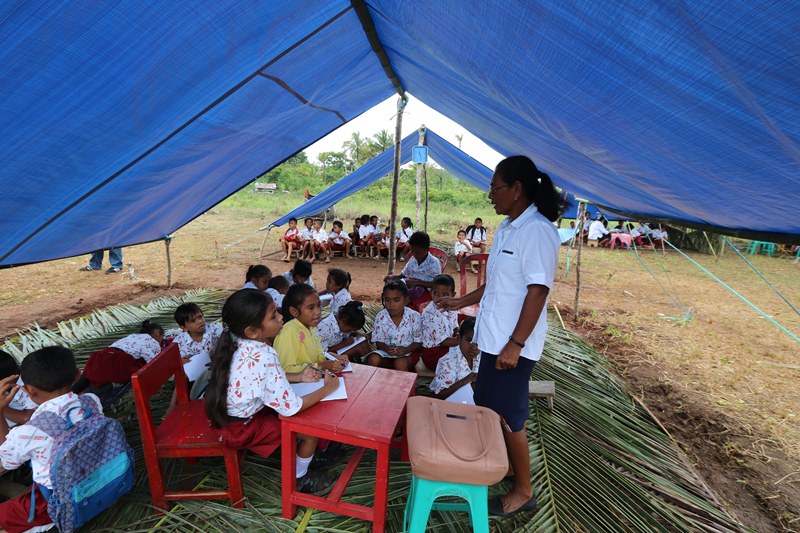 BELAJAR DI TENDA PENGUNGSIAN