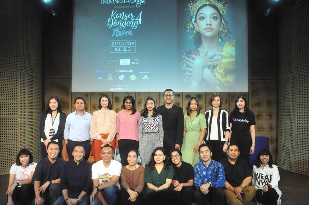 Naura bersama sponsor dan musisi pendukung Konser Dongeng 4