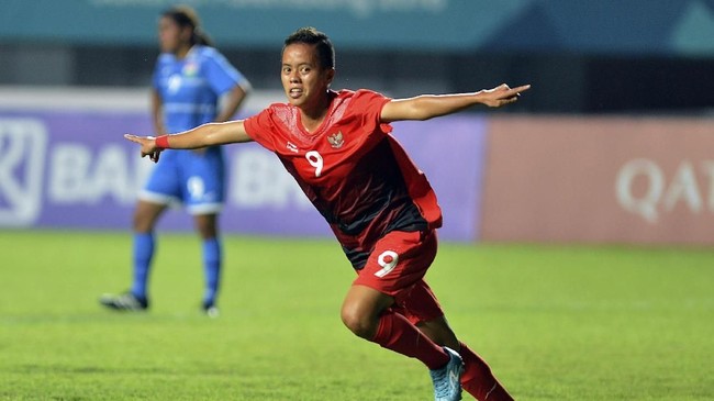 Mayang ZP, pesepakbola putri Sumbar yang langganan Timnas putri (Foto: cnn Indonesia)