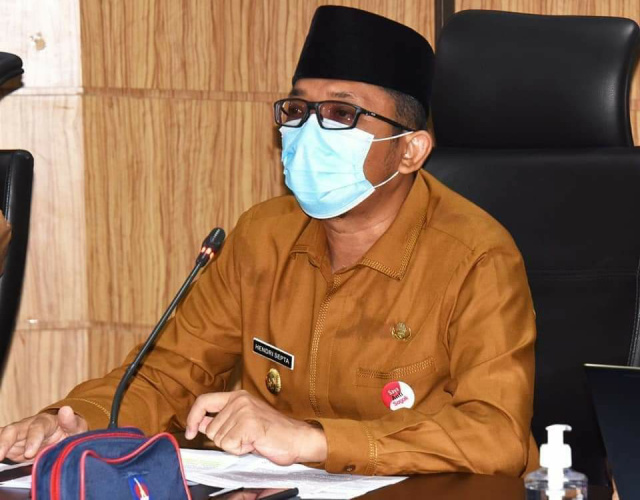 Plt Wali Kota Padang Hendri Septa