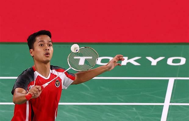 Anthony Ginting menang di laga perdana tunggal putra Olimpiade Tokyo (foto: AFP)