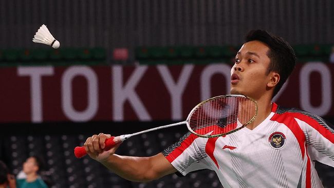 Anthony Ginting, belum menemukan perlawanban berarti di Olimpiade Tokyo. (foto: AFP)