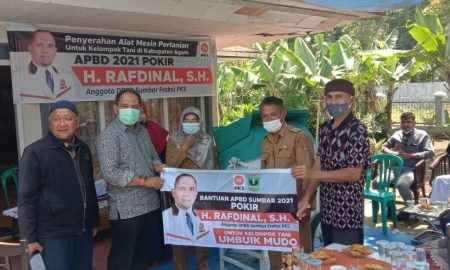 Anggota Komisi IV DPRD Sumatera Barat Rafdinal usai menghadiri pembagian Alsintan berupa Tresor di Jorong Mato Jariang, Kecamatan Banuhampu, Kabupaten Agam, Selasa (8/8)