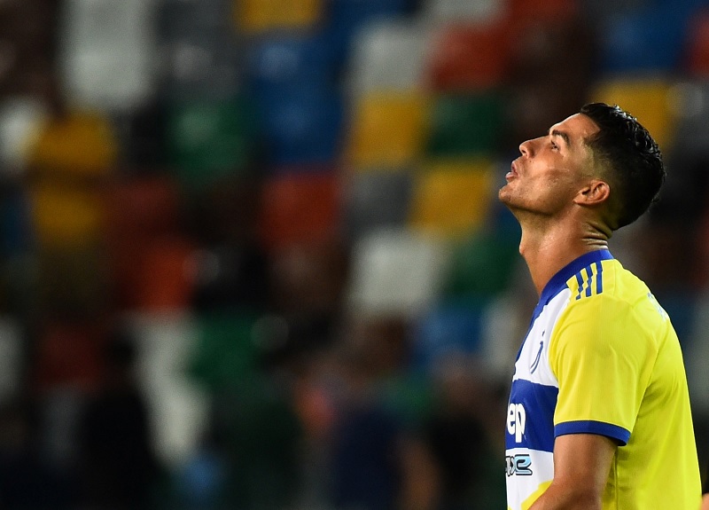Cristiano Ronaldo, nasibnya masih simpang siur di Juventus. (foto: AP)