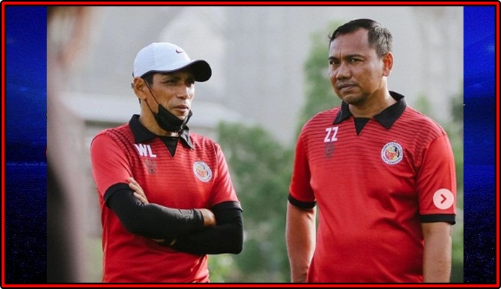 pelatih Semen Padang FC Weliansyah dan pelatih kiper Zulkarnain Zakaria. (foto: SPFC)