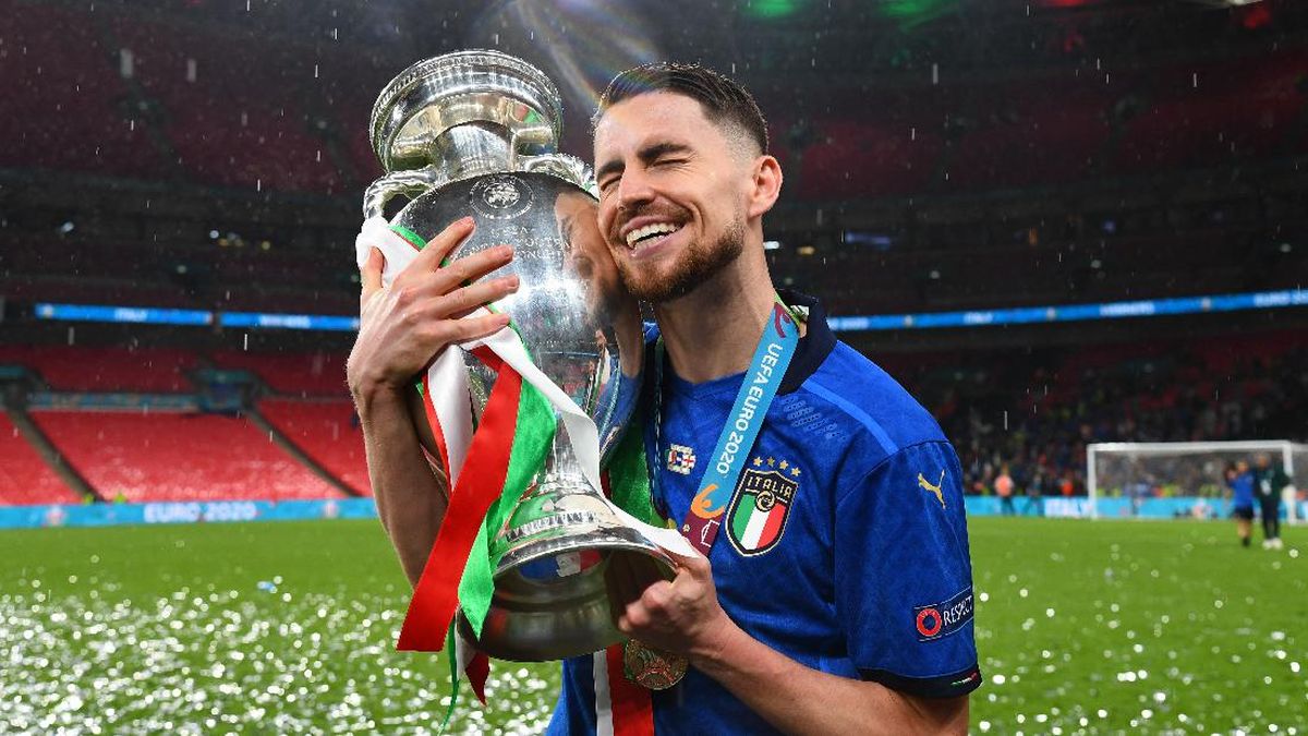 Jorginho, pemain Chelsea dan Timnas Italia, pemain terbaik Eropa 2021. (foto: reuters)