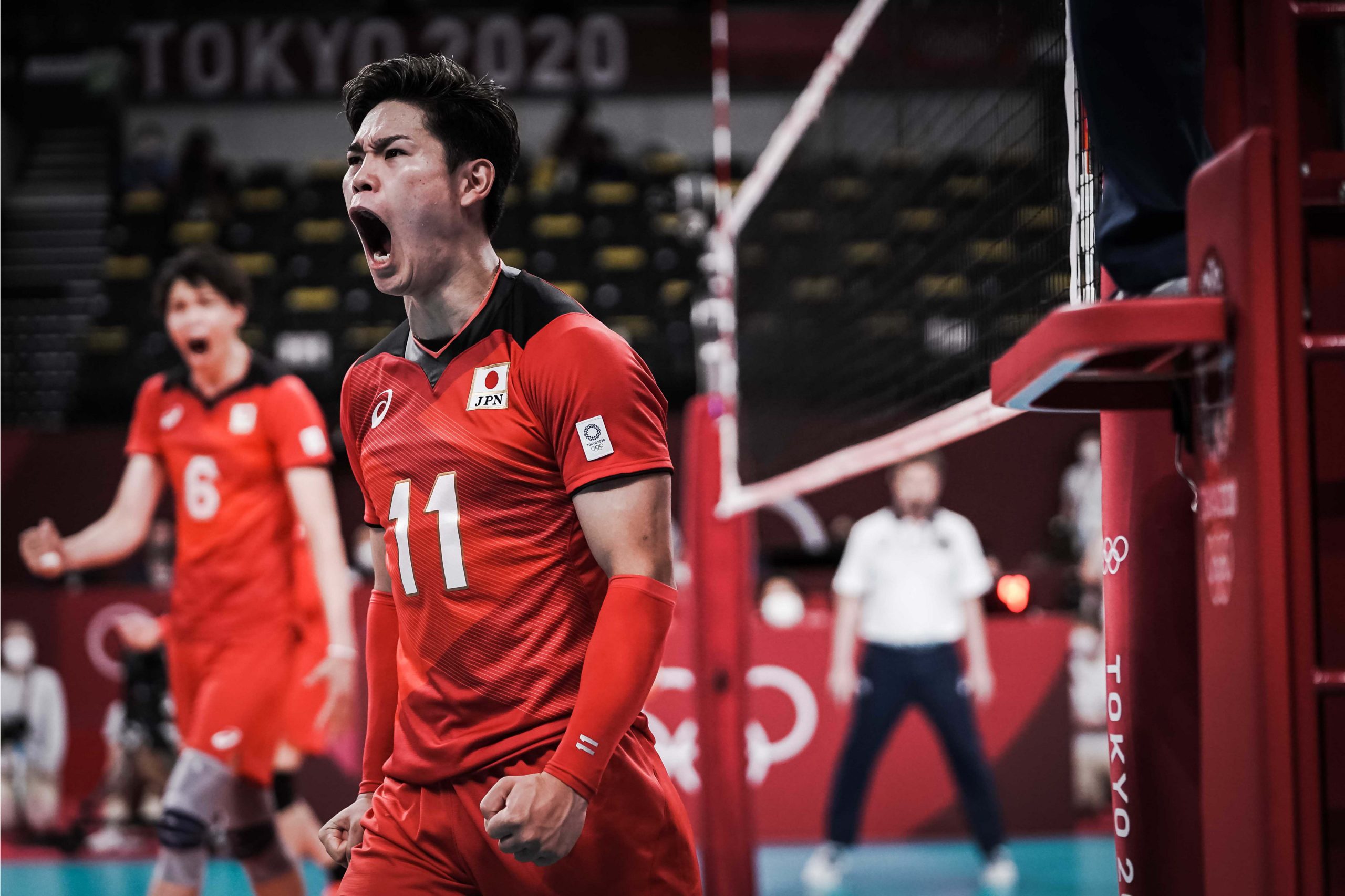 Yuji Nishida, jadi bintang Jepang saat mengalahkan Iran 3-2. (foto: AP)