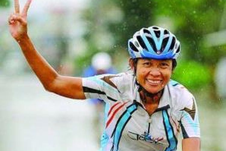 Nurhayati pebalap sepeda putri terbaik Indonesia asal Sumbar era 19990-an. (foto: kompas)