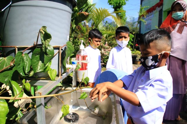 Siswa SD 03 Gumala saat menerapkan Prokes di sekolah.