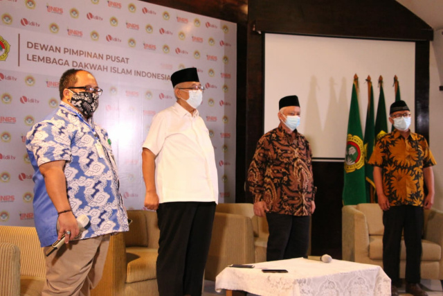 Ketua Umum DPP LDII KH Chriswanto Santoso memperingati World Cleanup Day 2021