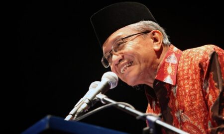 Kisah Taufiq Ismail, Sastrawan Kebanggaan Indonesia