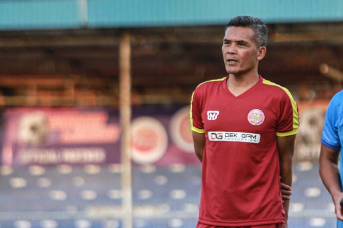 Hendri Susilo, tak ada target melatih di SPFC. (foto: persiraja)