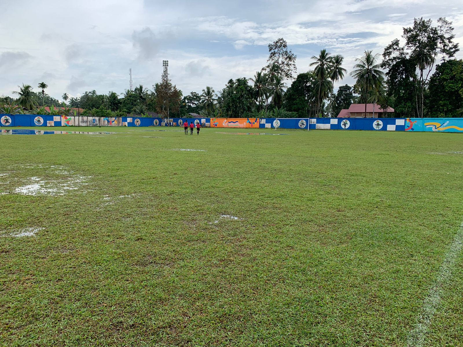 Stadion Sungai Sariak, gagal mengeglar final Soeratin Cup U-15. (foto: ist)
