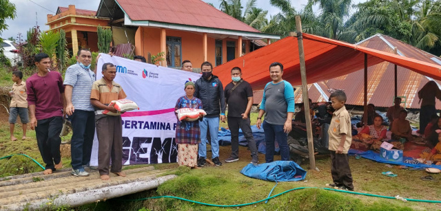 Team Pertamina salurkan bantuan kepada masyarakat terdampak gempa di Malampah, Kecamatan Tigo Nagari, Kabupaten Pasaman.
