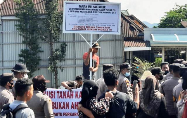 Pelaksanaan eksekusi lahan yang ada di kawasan jalan Dr Sutomo Kecamatan Padang Timur