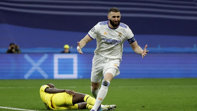 Karim Benzema, cetak gol di extra time yang pastikan Real Madrid ke semifinal. (gettyimages)
