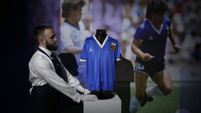 Lelang jersey Maradona