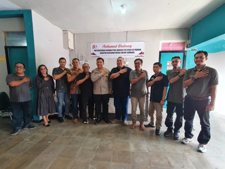 Kabid Humas Polda Sumbar Kombes Pol Dwi Sulistyawan, berkunjung ke kantor bersama Media Online yang berada di jalan Veteran, Padang,