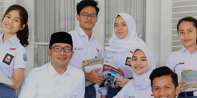 Gubernur Jawa Barat, Ridwan Kamil, menginiasiasi program baru di bawah Dinas Pendidikan Pemprov Jabar.