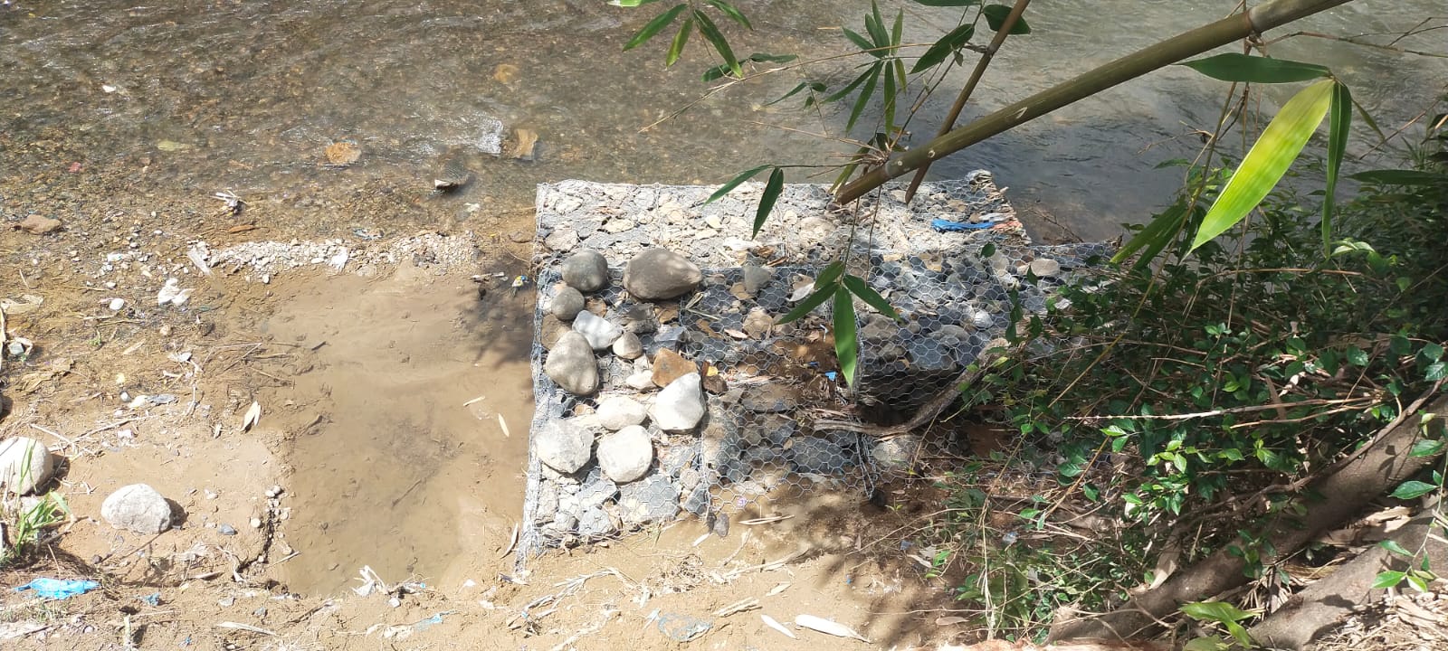 Pembangunan Batu Baronjong di Bawah Asam, Kelurahan Sungai Sapih.