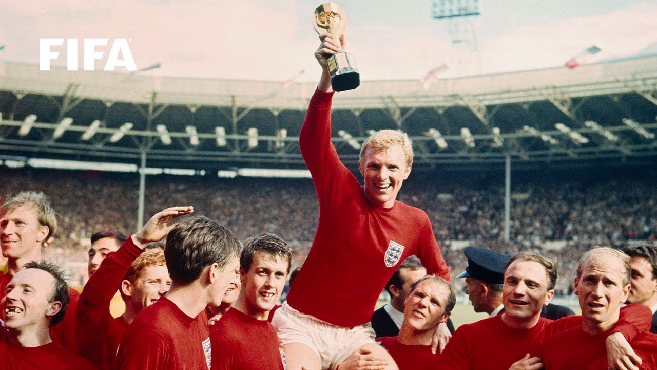Foto iconik saat Inggris juara Piala Dunia 1966 di Stadion Wembley. (FIFA)