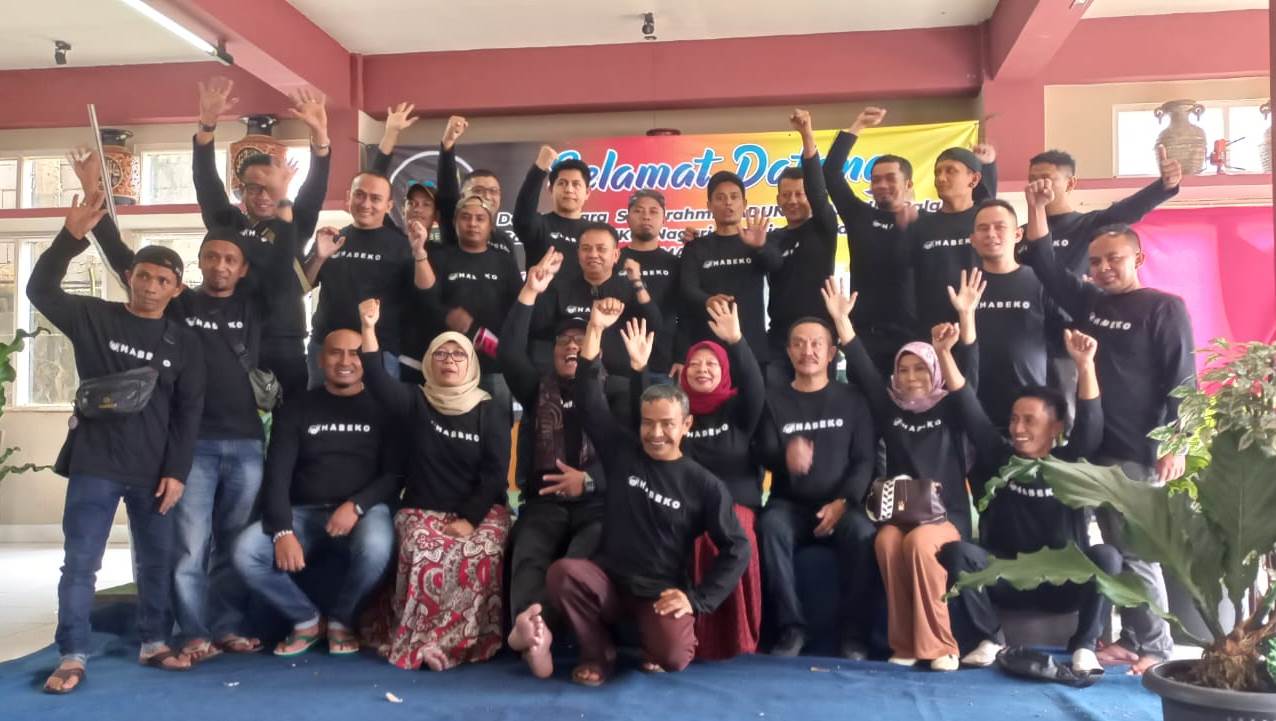 Keceriaan para perantau Hilie Balai (Habeko) dalam acara di kawasan Puncak Cipanas (ist)