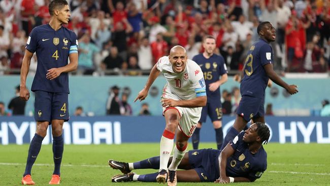 Tunisia secara menegejutkan menang atas Prancis, tapi tetap gagal lolos ke 16 besar. (AP)