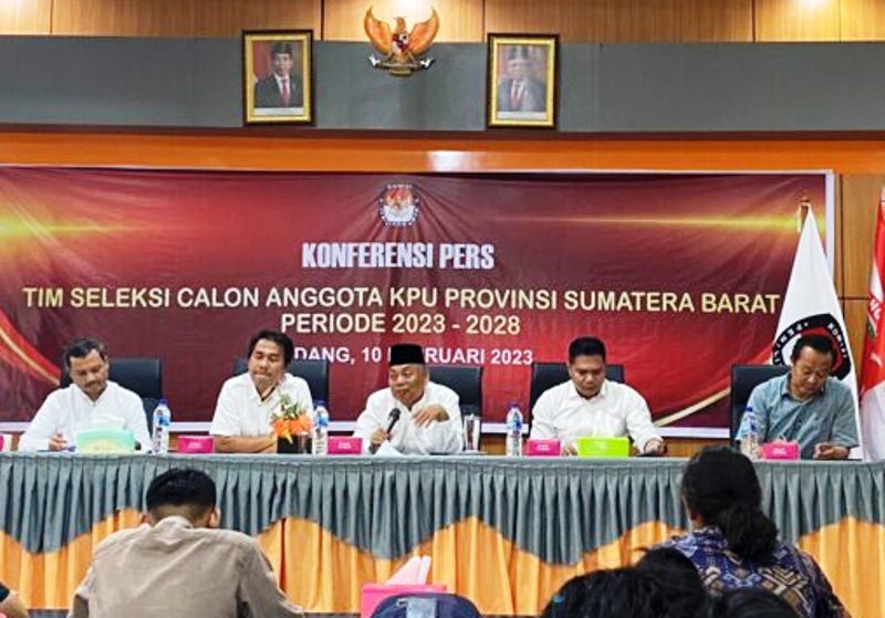 Timsel KPU Sumbar periode 2023-2028 secara resmi memulai tahapan pendaftaran komisioner KPU Sumbar sejak Jumat (10/2).