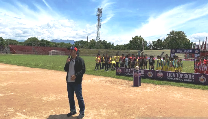 Direktur Liga TopSkor Yusuf Kurniawan membuka Liga TopSkor Sumbar 2023 (ANTARA/Mario SN)