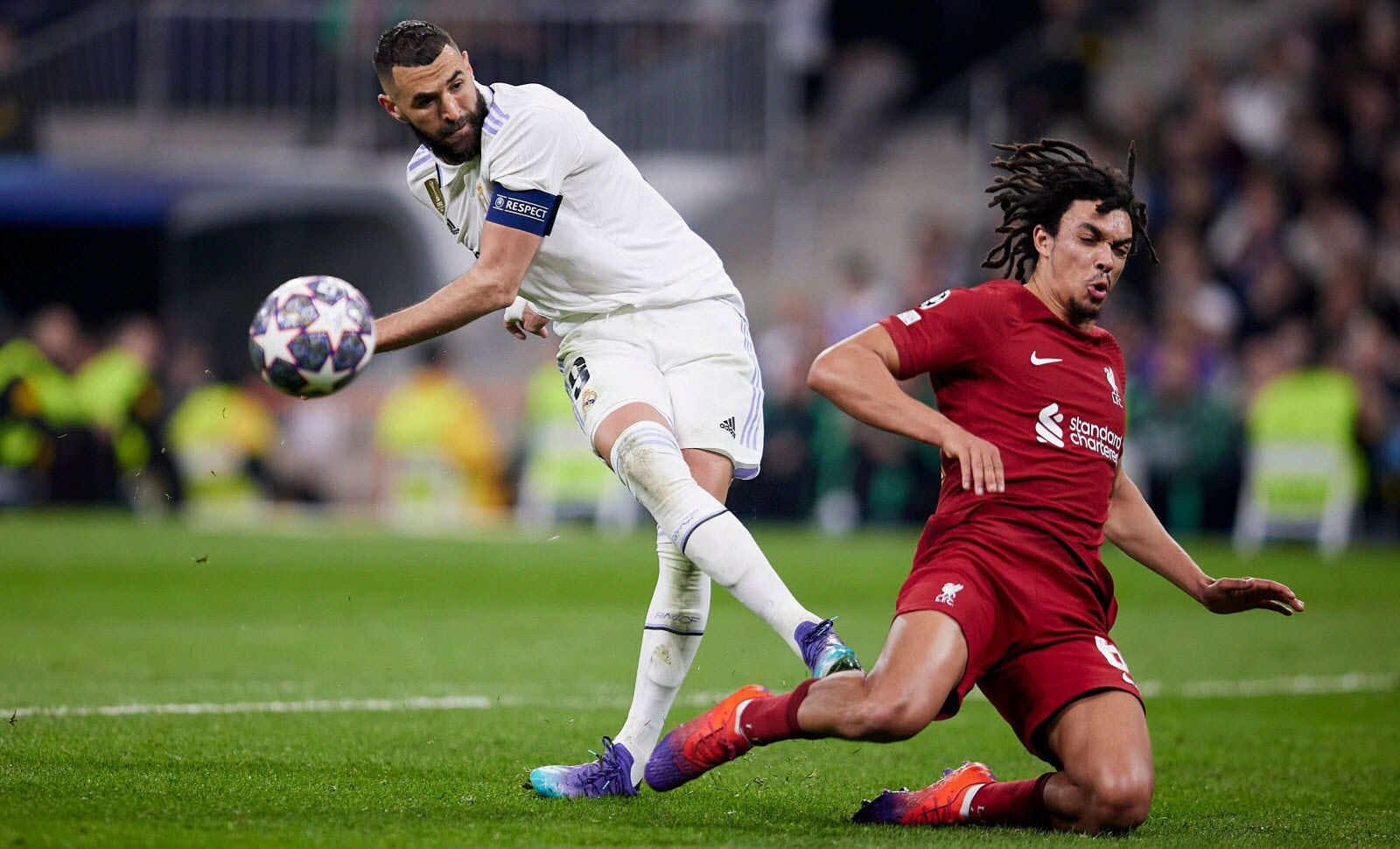 Karim Benzema golnya kalahkan Liverpool (reuters)