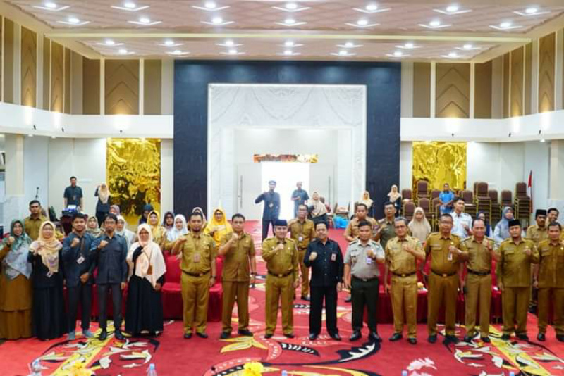 Sekda bersama peserta FGD Pembinaan statistik sektoral 2024