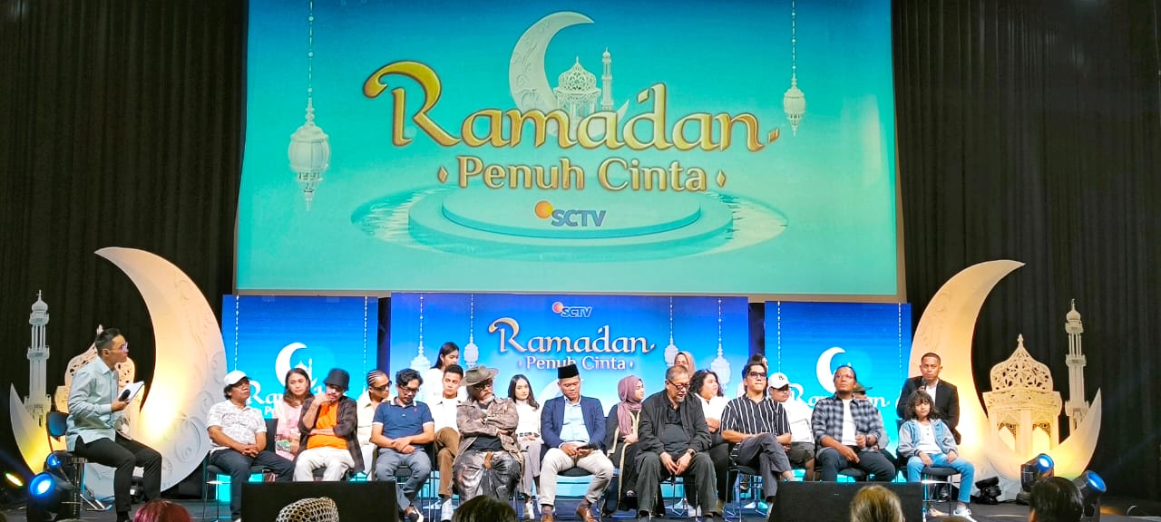 Konferensi pers para pemain Para Pencari Tuhan Jilid 17
