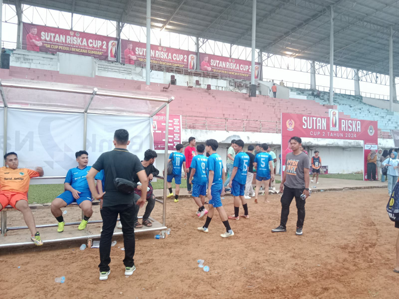 Selebrasi kemenangan dilakukan para pemain PS Rambatan Kabupaten Tanah Datar, selesai mengalahkan PS Saiyo FC Kota Solok, dengan Skor akhir 3-0