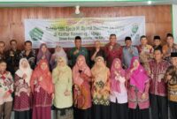Perwakilan UIN Bukittinggi dan Kemenag Kabupaten Solok foto bersama usai menandatangani Nota Kesepahaman, Kamis (10/4)