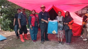 Satu Unit Rumah di Batu Gadang Hangus Terbakar, PT Semen Padang Gerak Cepat Salurkan Bantuan