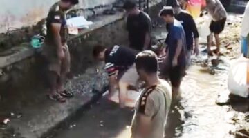 Bersih-bersih Lingkungan Wabup Pasaman Masuak Banda