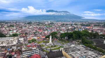 Dirkeu PT Semen Padang Kemukakan Fakta Ilmiah Konstruksi Jam Gadang di Seminar Internasional