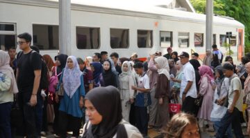 Libur Sekolah Dongkrak Penumpang KA Lokal, KAI Divre II Sumbar Catat 10 Ribu Lebih Pelanggan dalam Sehari