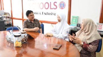 Siswi SMA Semen Padang Raih Tiket ke Kampus Top Indonesia hingga Australia dan Hong Kong