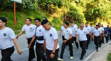 Tingkatkan Profesionalisme Security, KAI Divre II Sumbar Perkuat Keamanan dan Pelayanan melalui Long March Tahun 2026