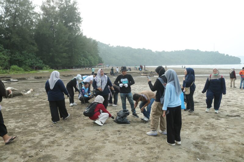 Pemko Padang Gelar Gerakan Wisata Bersih di Pantai Air Manis, Tingkatkan Kenyamanan Pengunjung